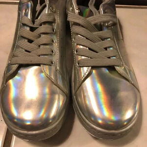 Holographic shoes